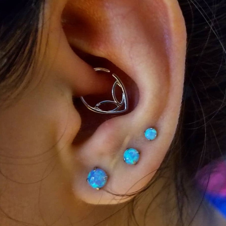 daith piercing cartilage piercing