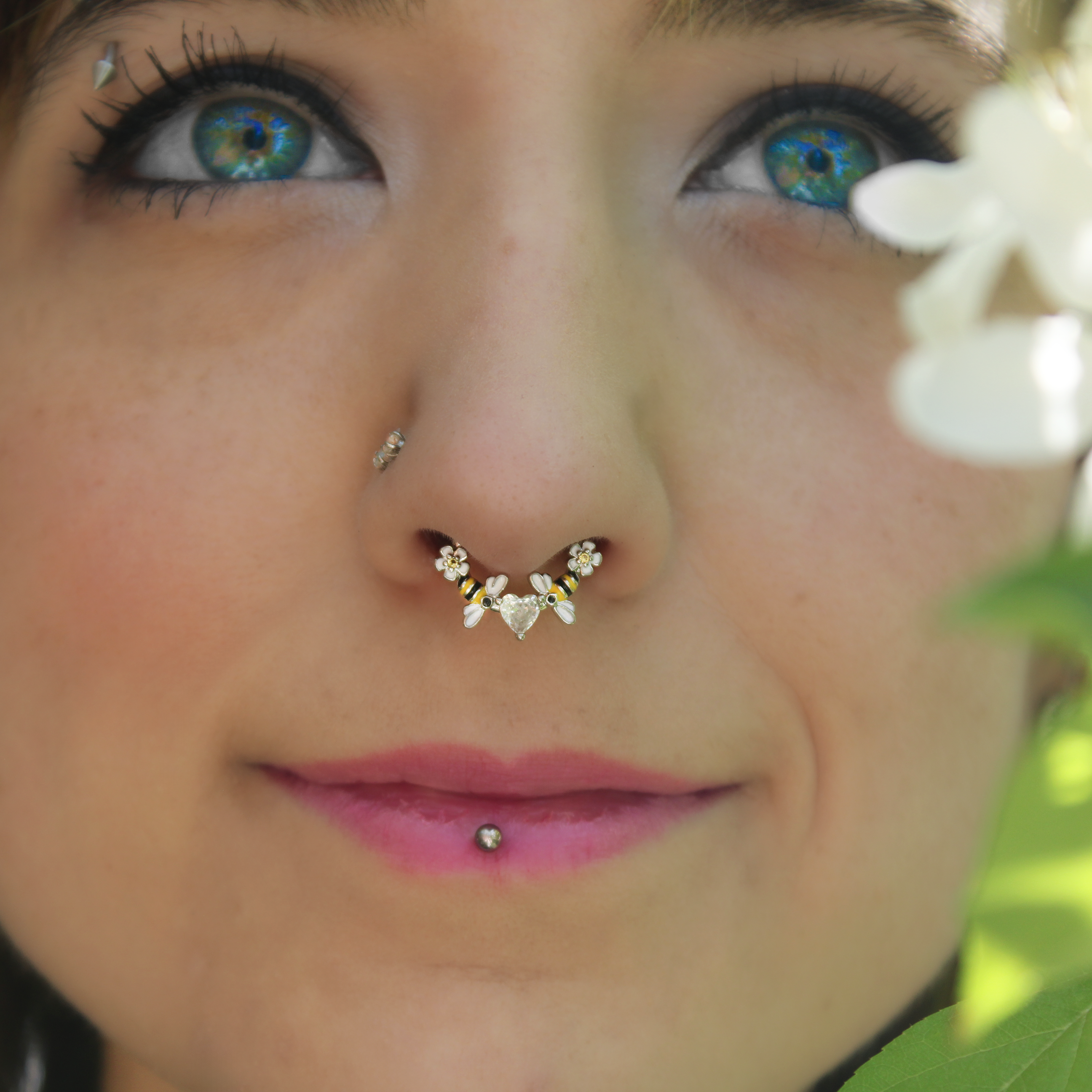 16G 3/8 Clear CZ Gem Bee Heart Flower Love Hinged Segment Ring