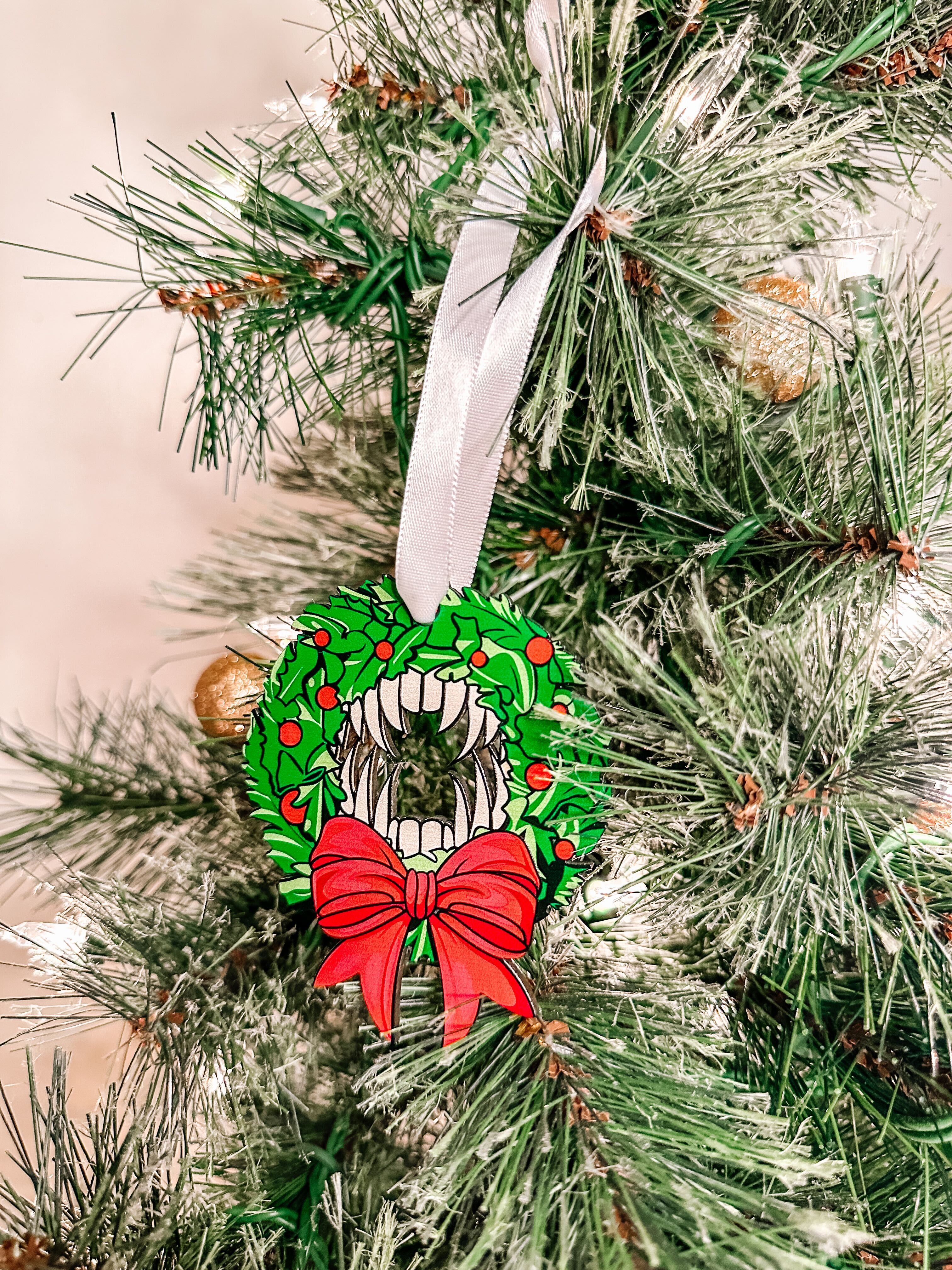 Wood Holiday Vampire Wreath Christmas Ornament