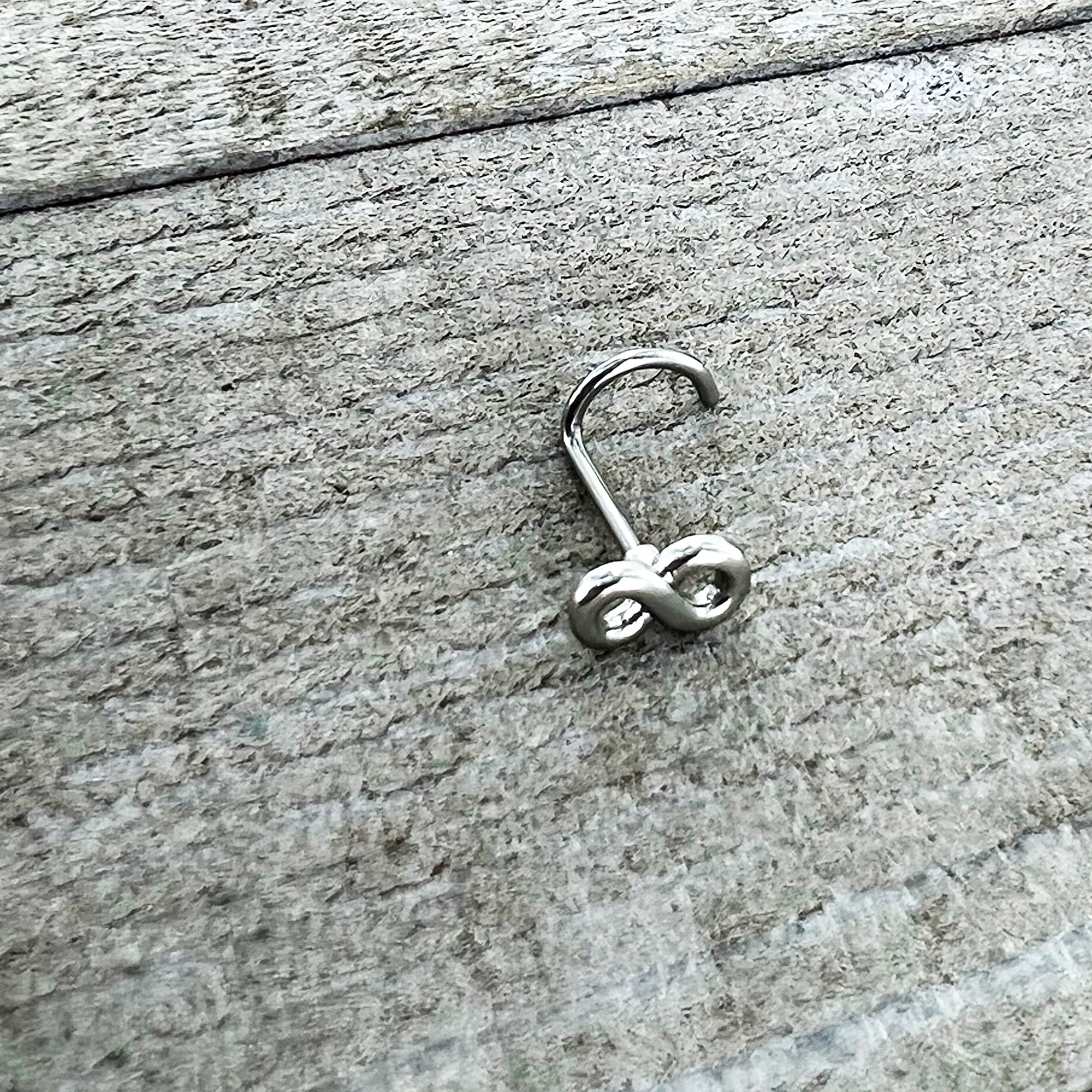 20G Gleaming Infinity Symbol Nose Screw