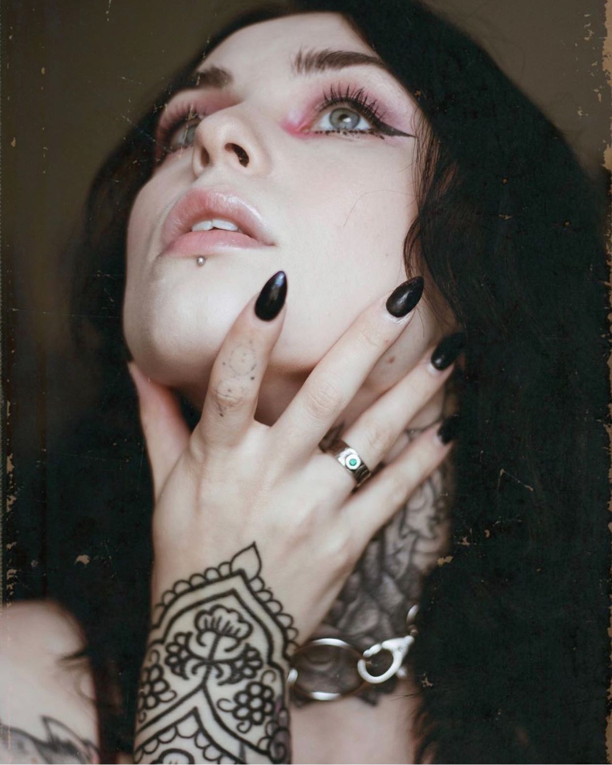 16G 5/16 Clear Gem White Flower Labret Set of 3