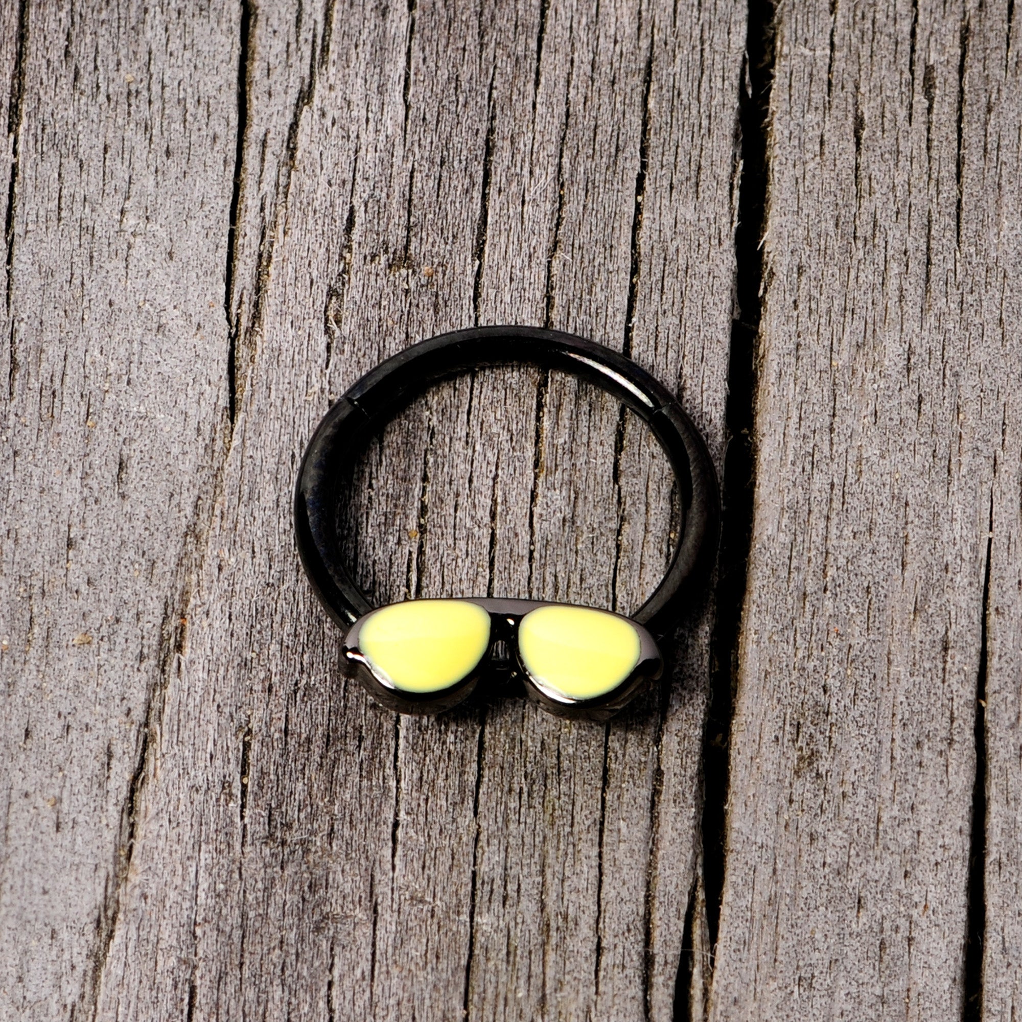 16G 3/8 Black Yellow Aviator Sunglasses Hinged Segment Ring