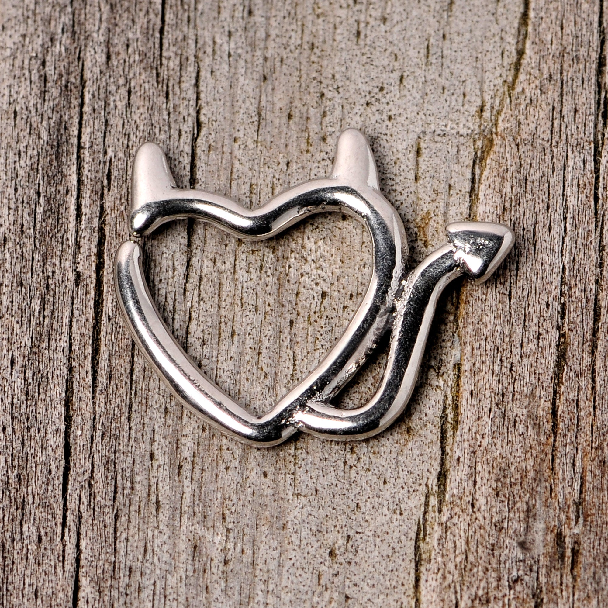 16G 1/4 Little Devil Halloween Heart Closure Ring