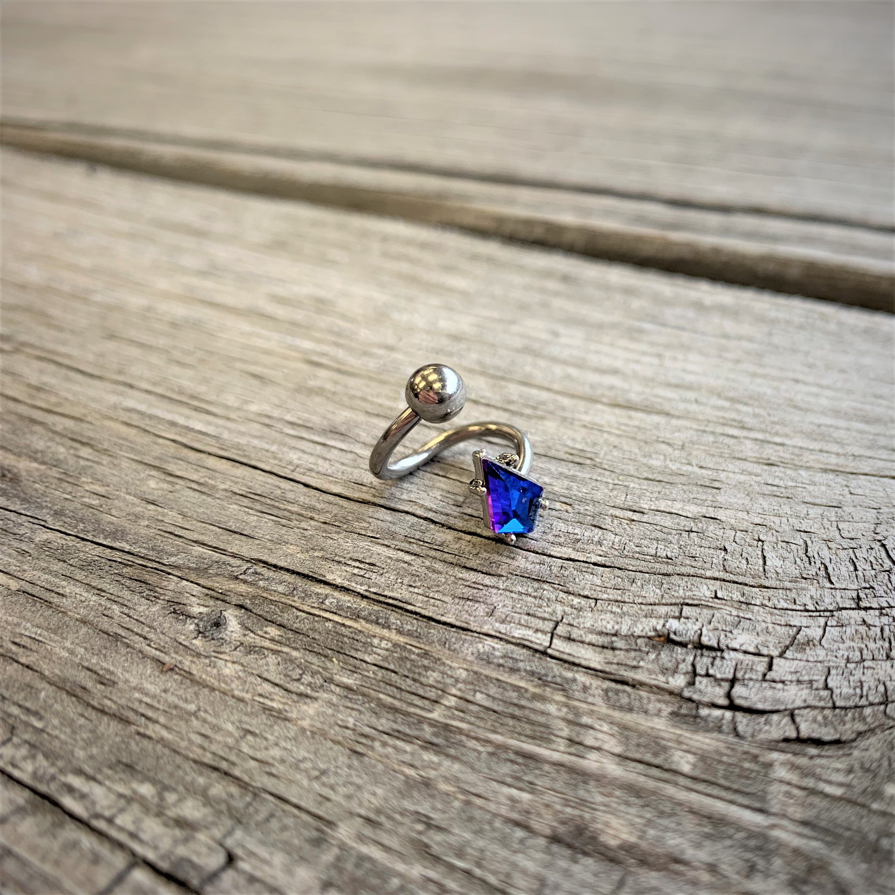 14G 3/8 Blue Gem Graceful Rhombus Spiral Twister Belly Ring