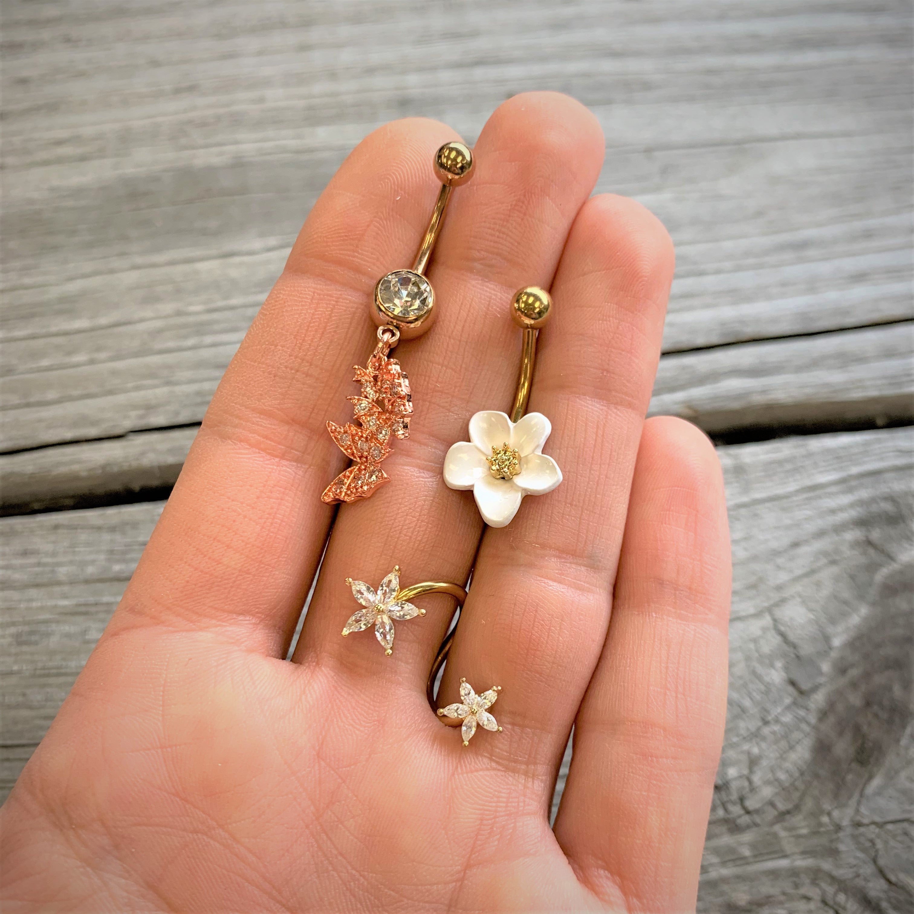 Gold Tone Spring Blossom Pretty White Flower Belly Ring