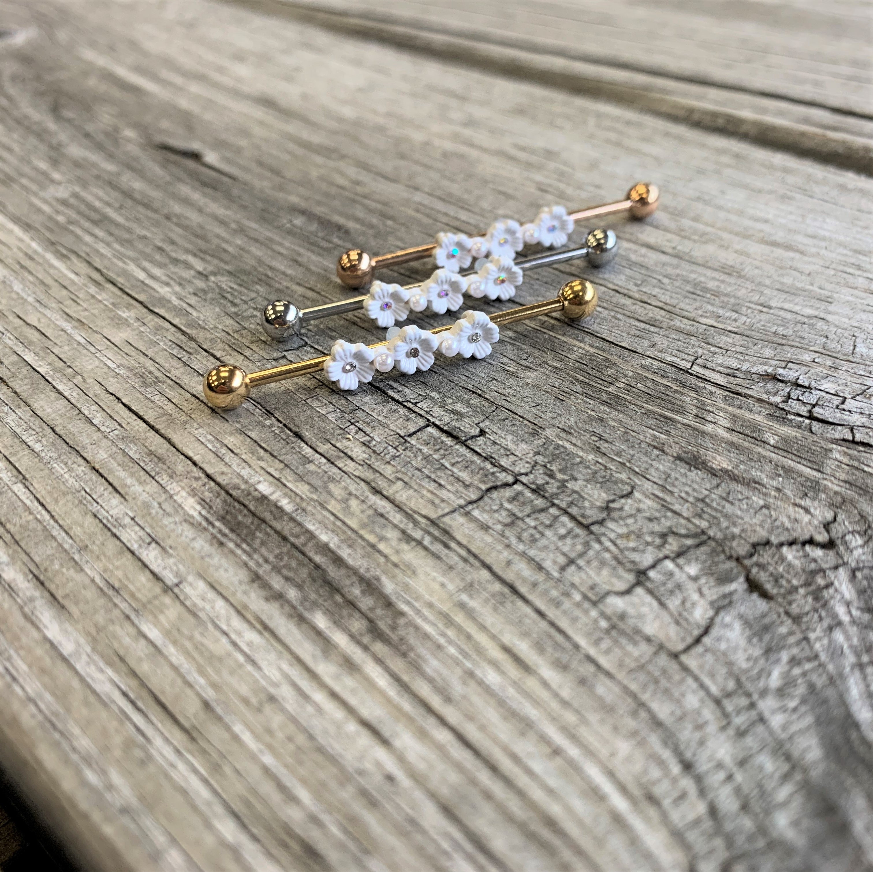 14G Clear Gem White Flower Industrial Barbell 38mm