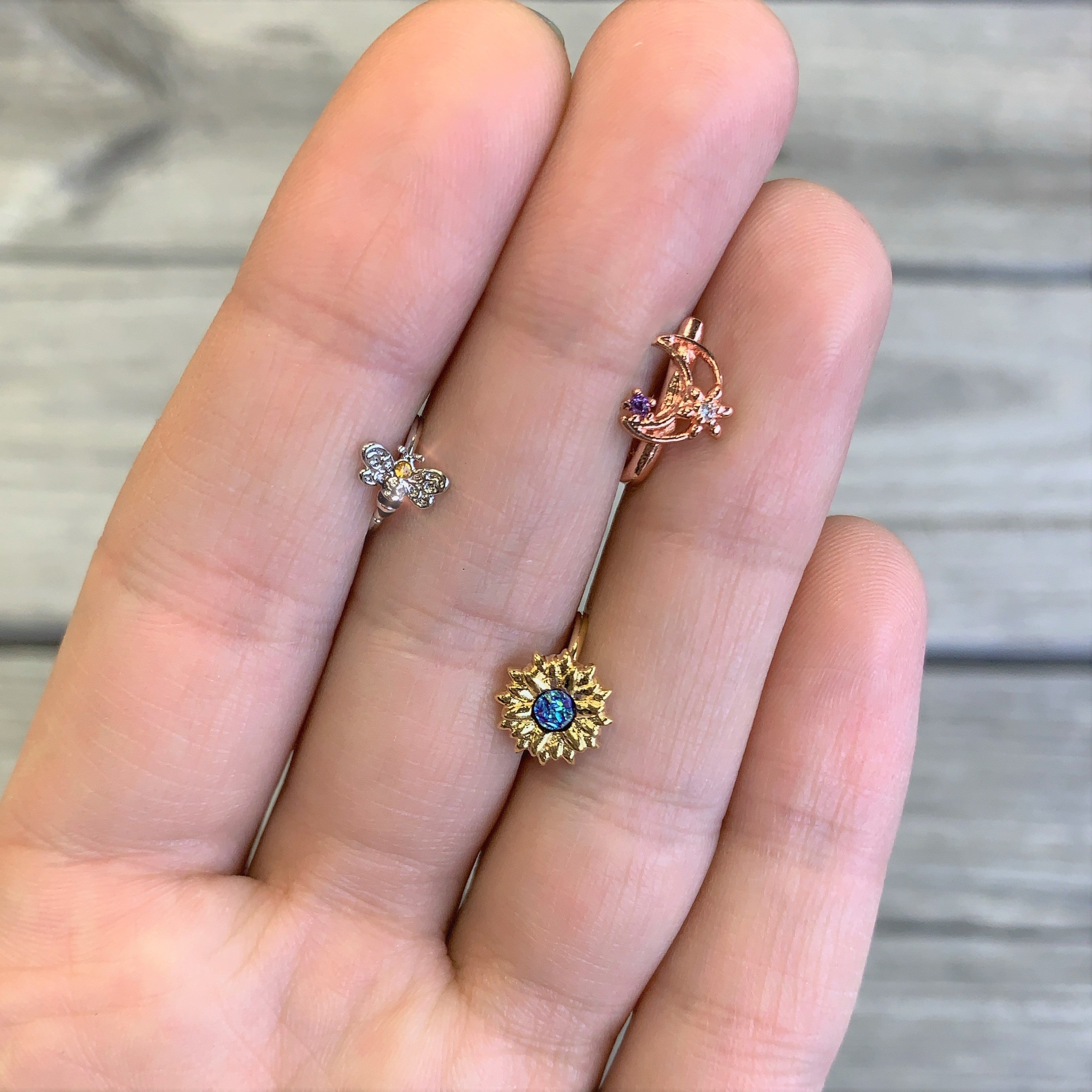 20G 7mm Gold Tone Blue Center Sunflower Nose Screw