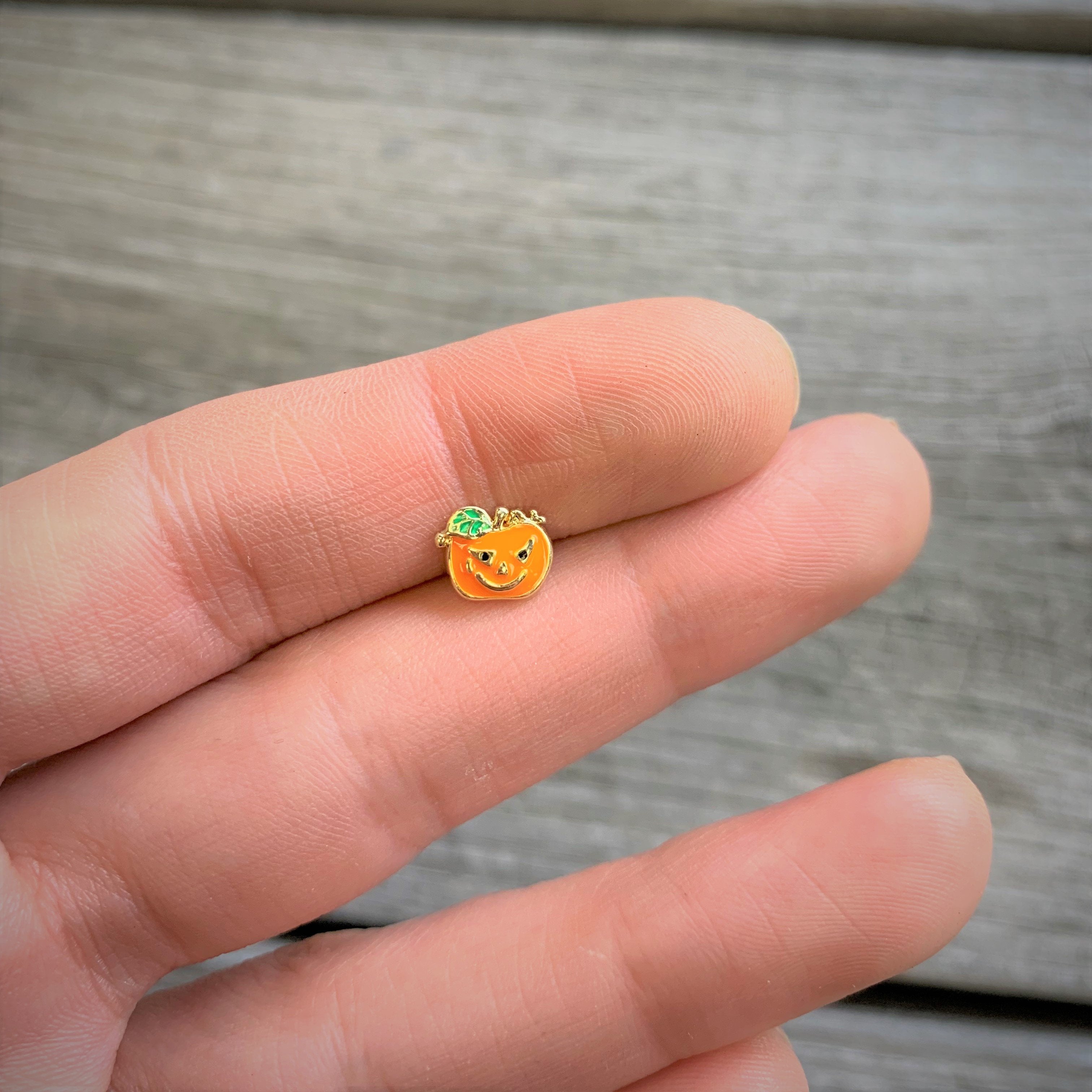halloween pumpkin cartilage stud