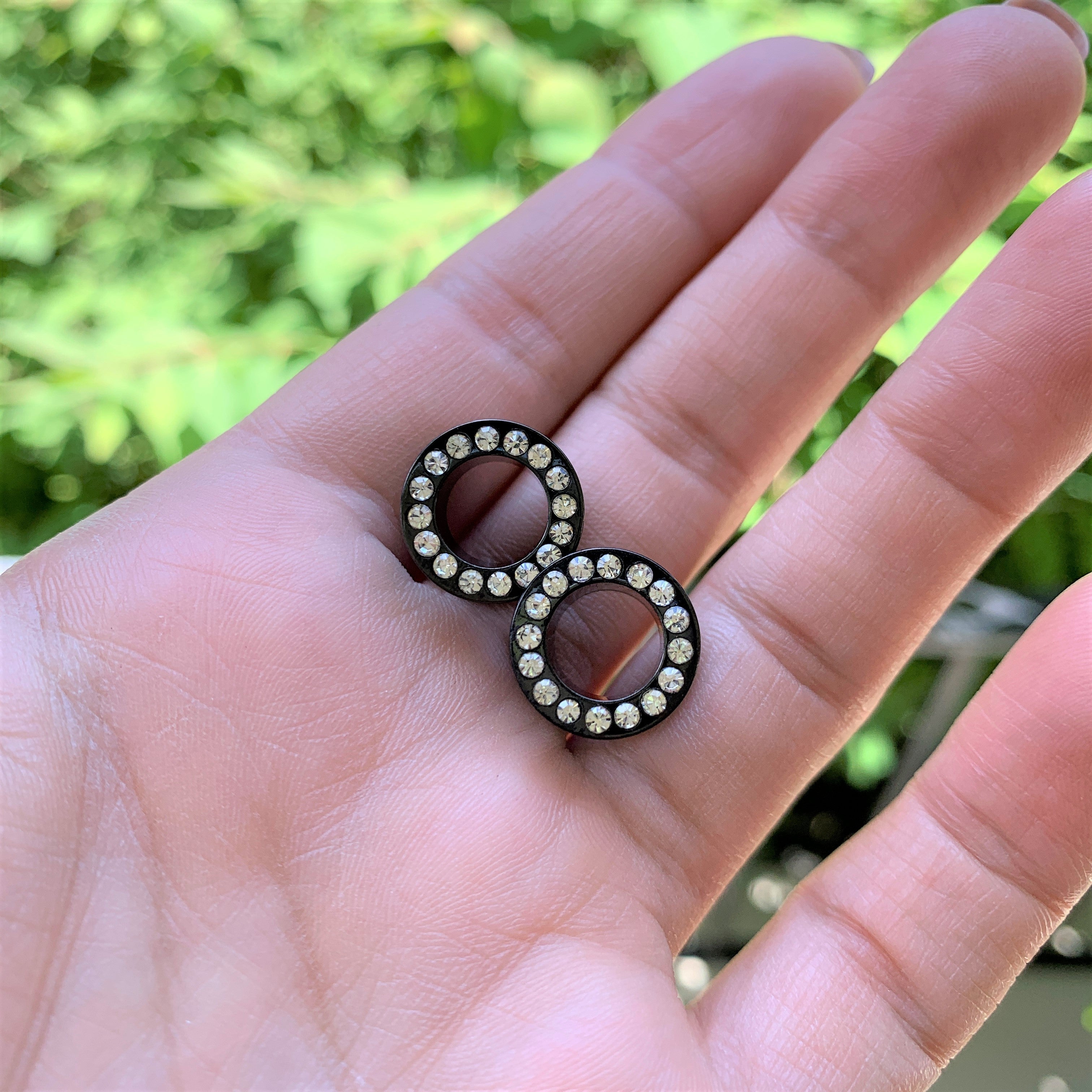 00G Clear Gem Black Anodized Screw Fit Tunnel Plug Set