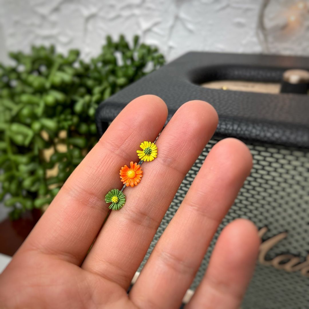 16G 5/16 Orange Daisy Flower Labret Monroe Tragus