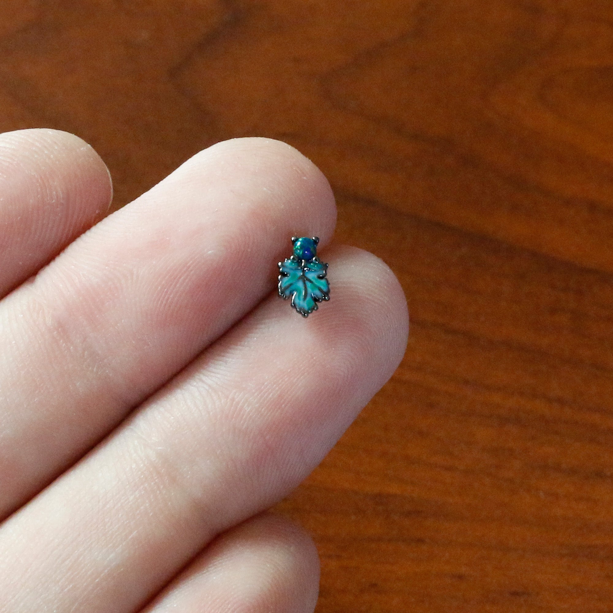 20G 1/4 Green Synthetic Opal Fall Leaf Nose Bone