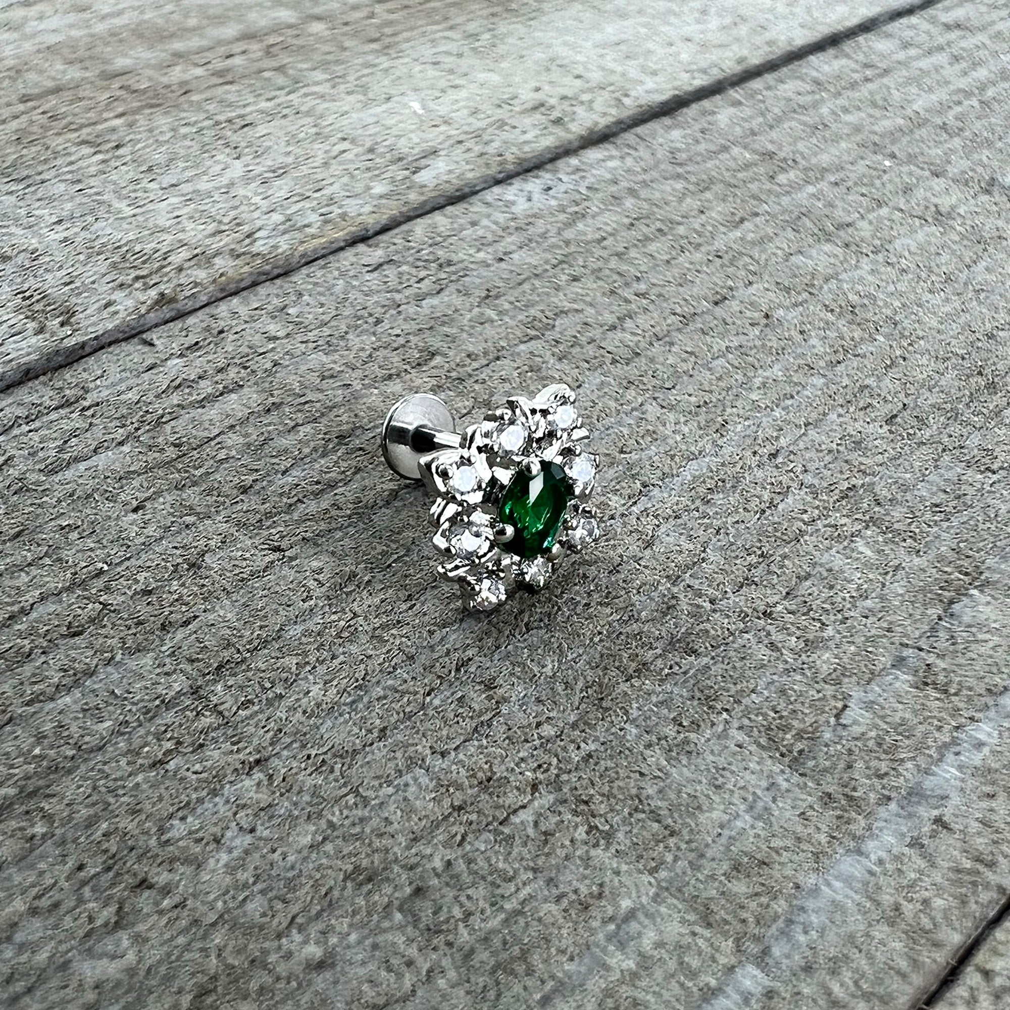 16G 1/4 Green Gem Ornate Art Deco Labret Monroe Tragus