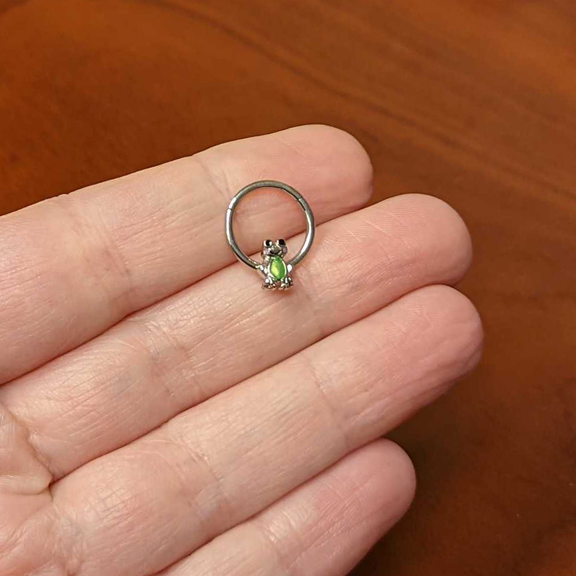 16G 3/8 Light Green Groovy Frog Hinged Segment Ring