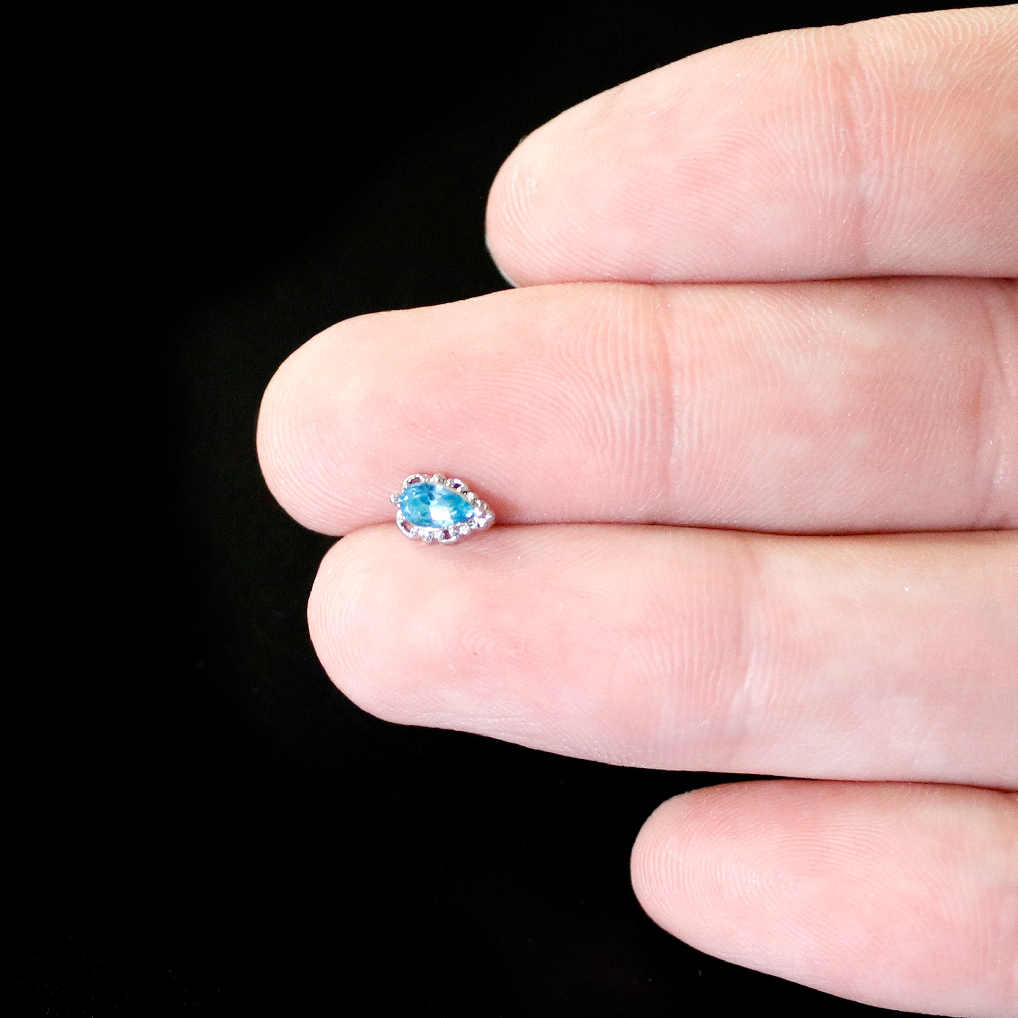 20G 1/4 Blue Gem Textured Art Deco Nose Bone