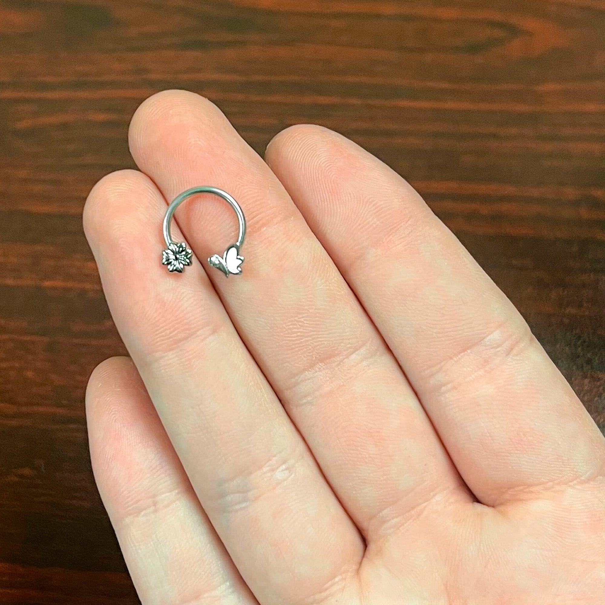 16G 3/8 Clear Gem White Butterfly Square Flower Horseshoe