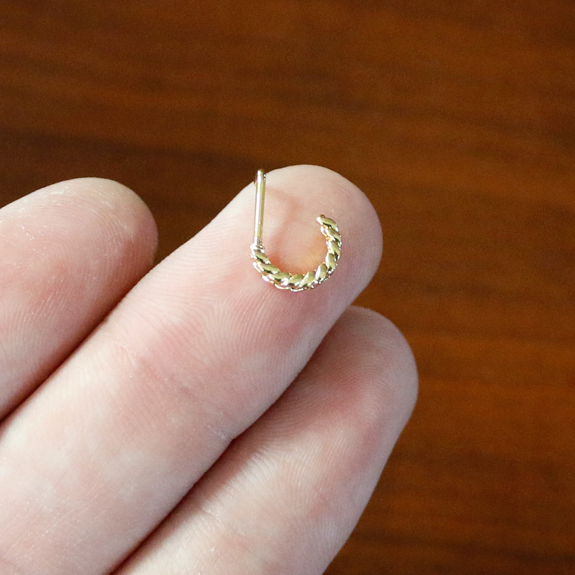 20G 1/4 Gold Tone Loving Links Faux Hoop L Shaped Nose Ring