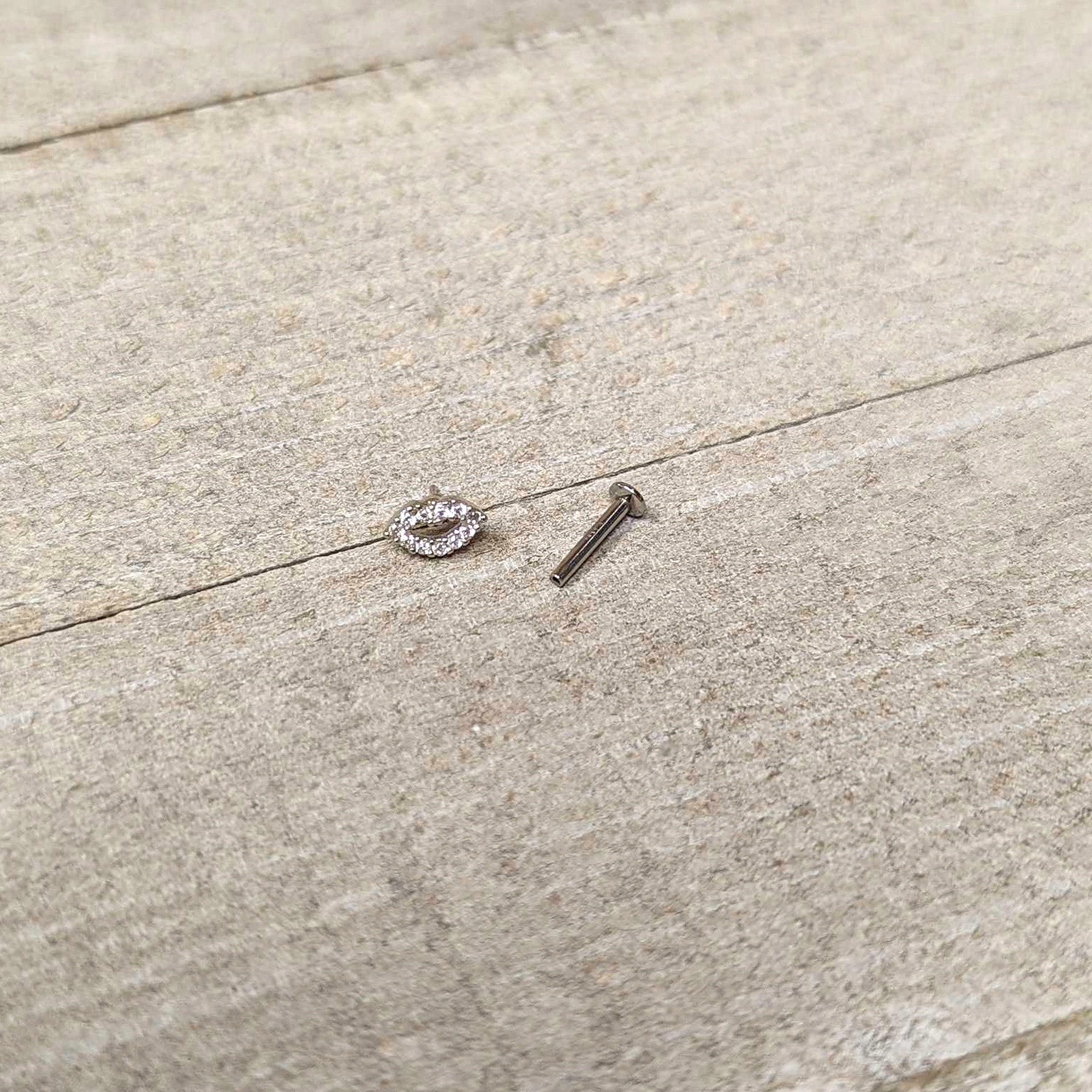 16G 5/16 Clear CZ Gem Kissy Lips Threadless Labret Monroe Tragus