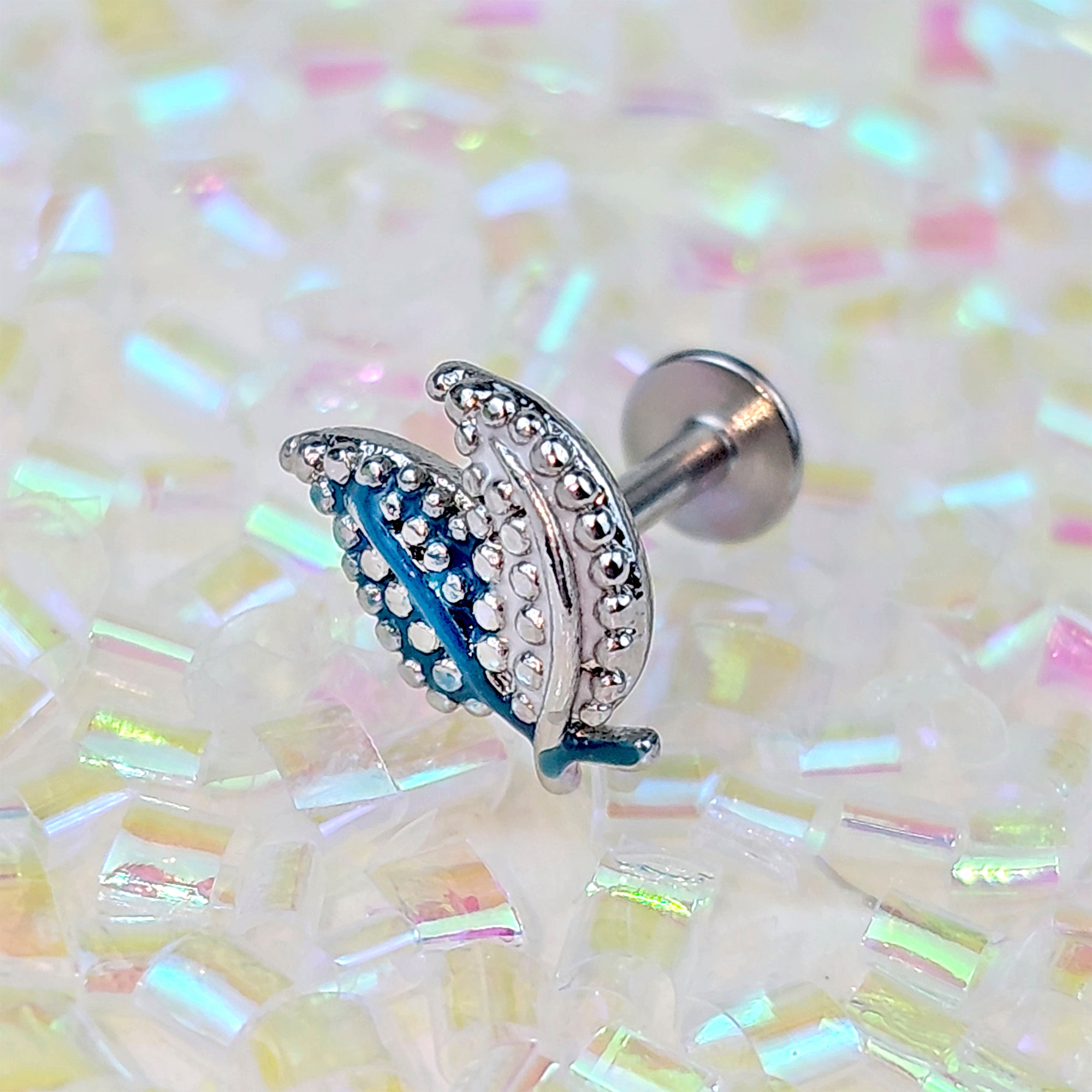 16G 1/4 Lovely Leaves Blue Cartilage Labret