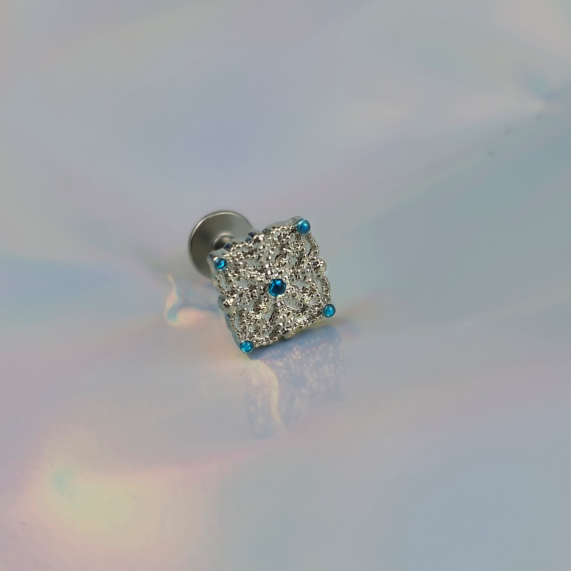 16G 1/4 Lacy Rhombus Blue Cartilage Labret