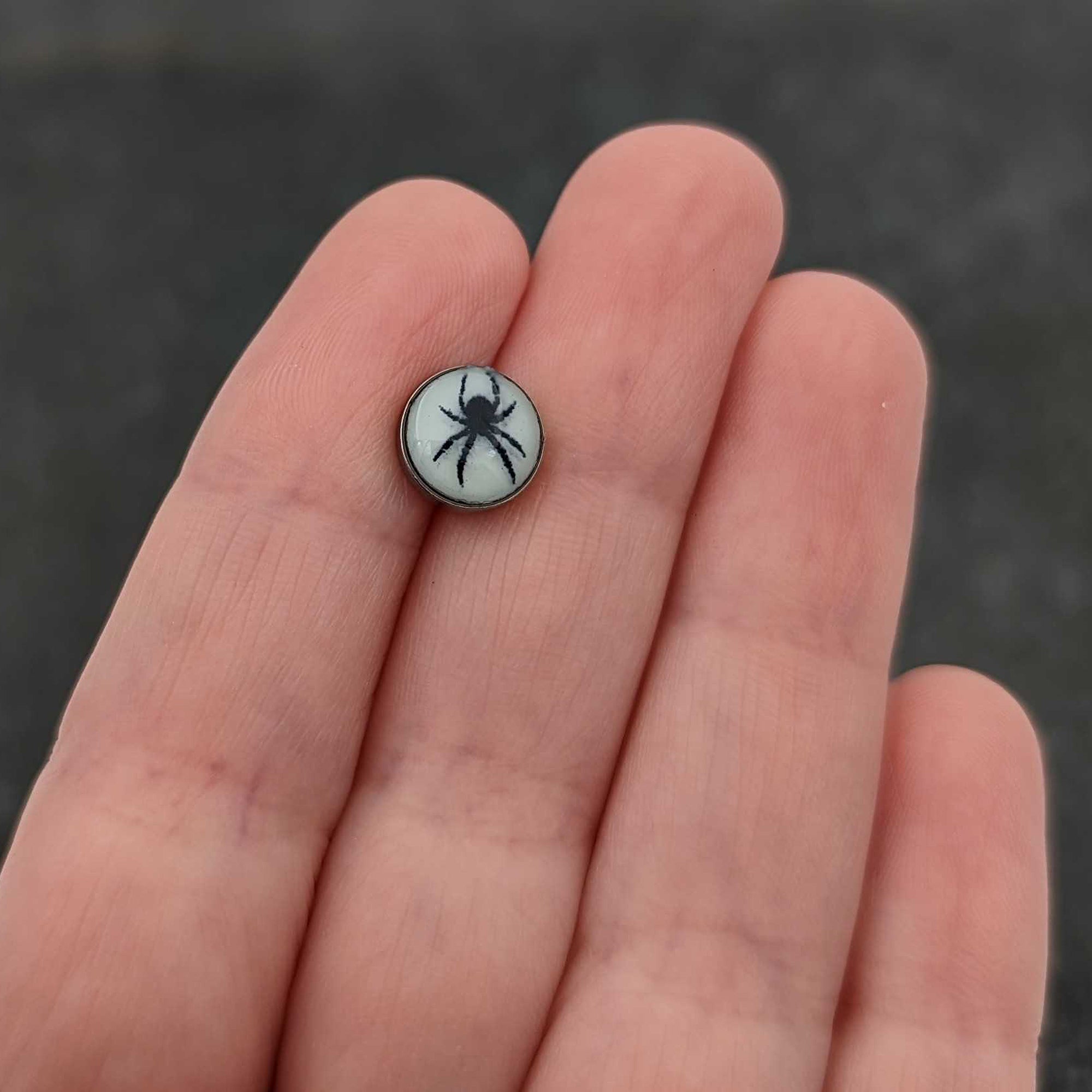 16G Glow in the Dark Black Widow Spider Tragus Cartilage Earring by Onyx O