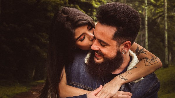 Can You Kiss With A Lip Piercing?  How to Kiss With A Lip Ring