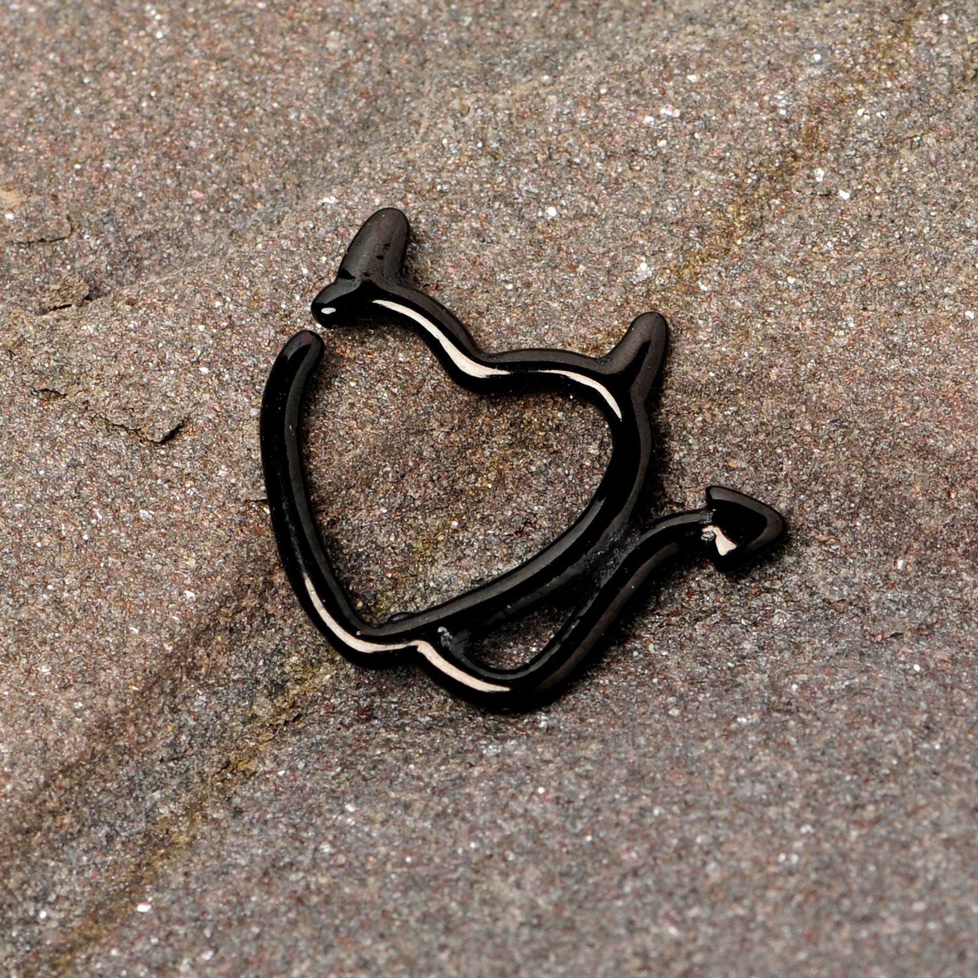 16G 5/16 Black Little Devil Halloween Heart Closure Ring