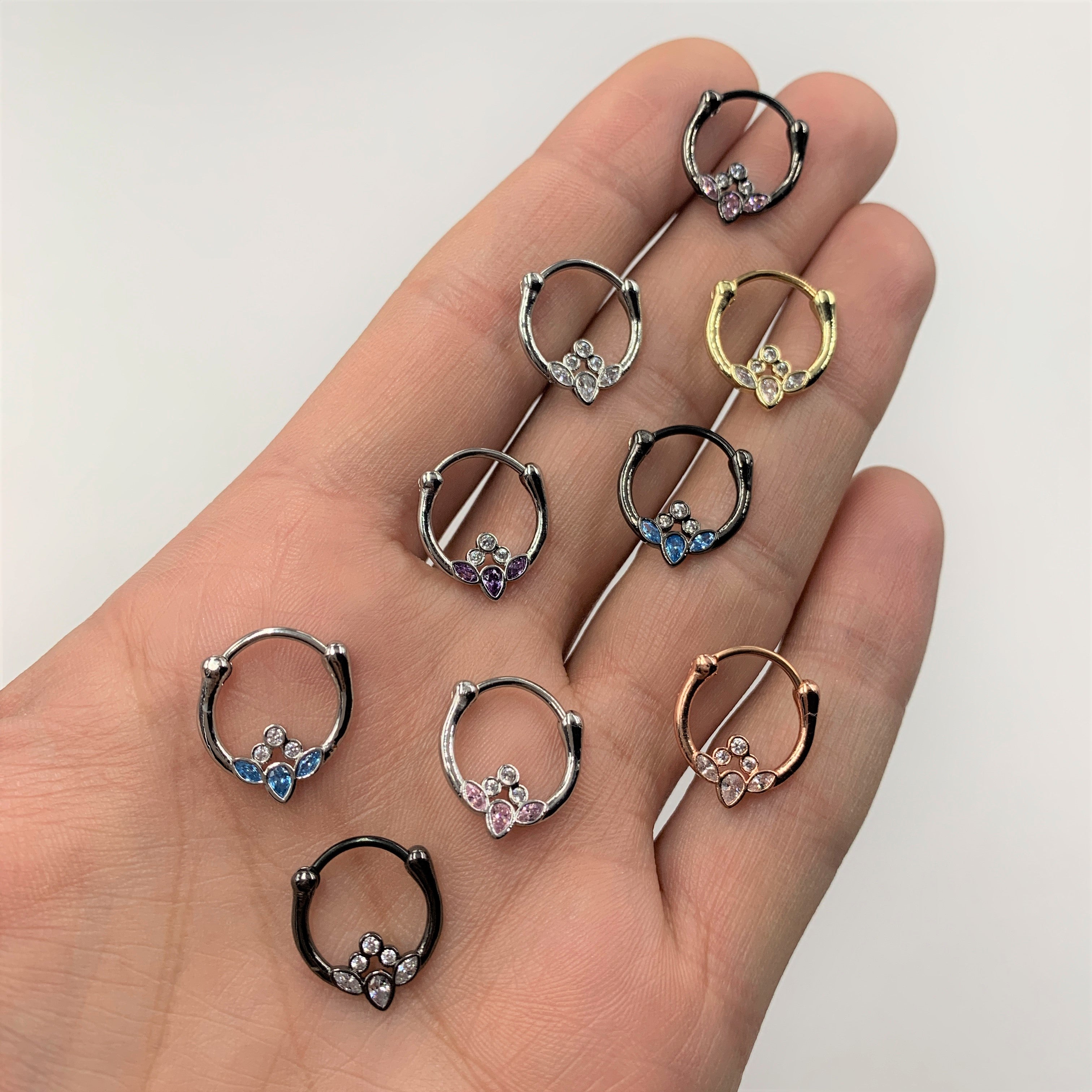 16G 3/8 Clear Blue Gem Classic Cluster Septum Clicker