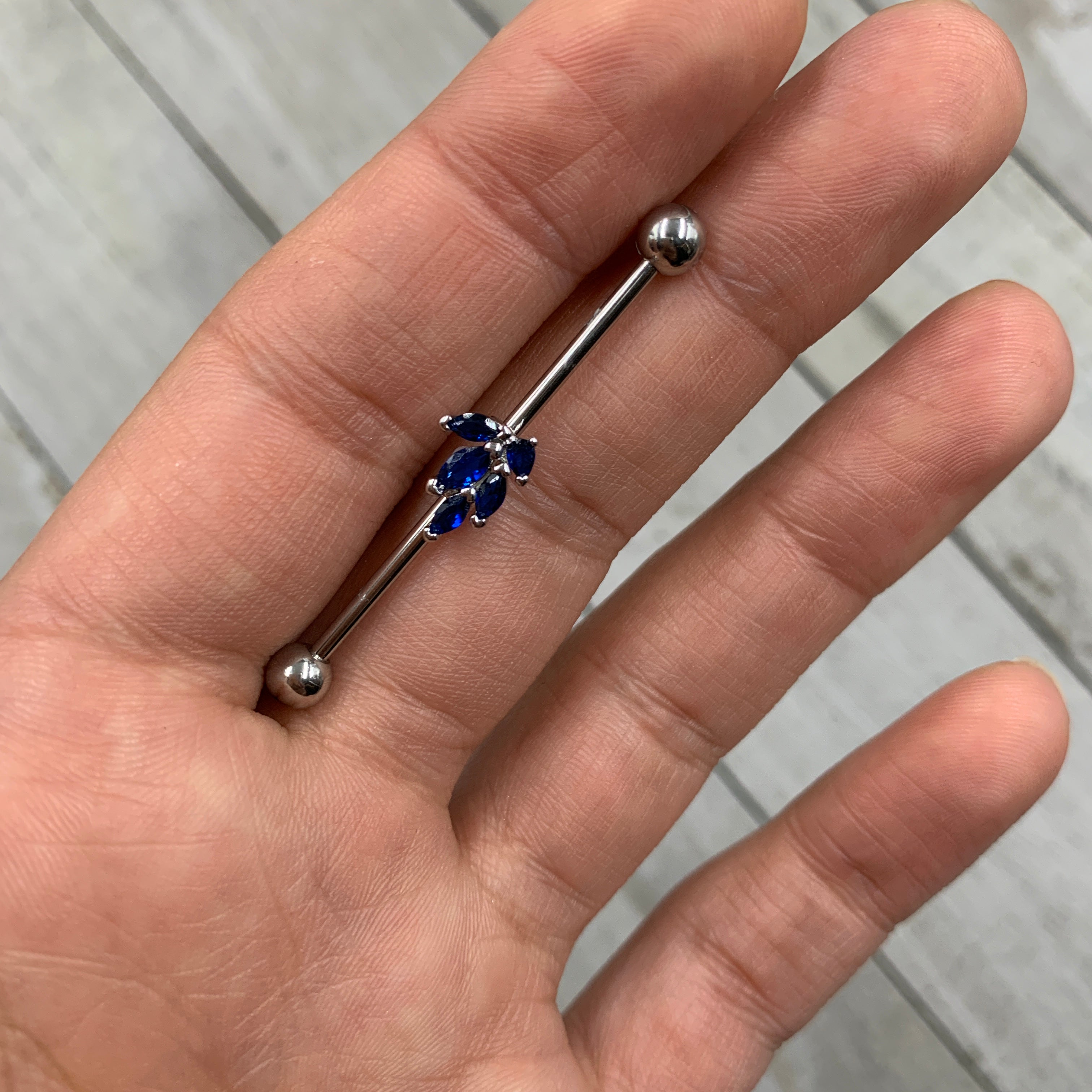 14G Blue Gem Leaf Cluster Industrial Barbell 38mm