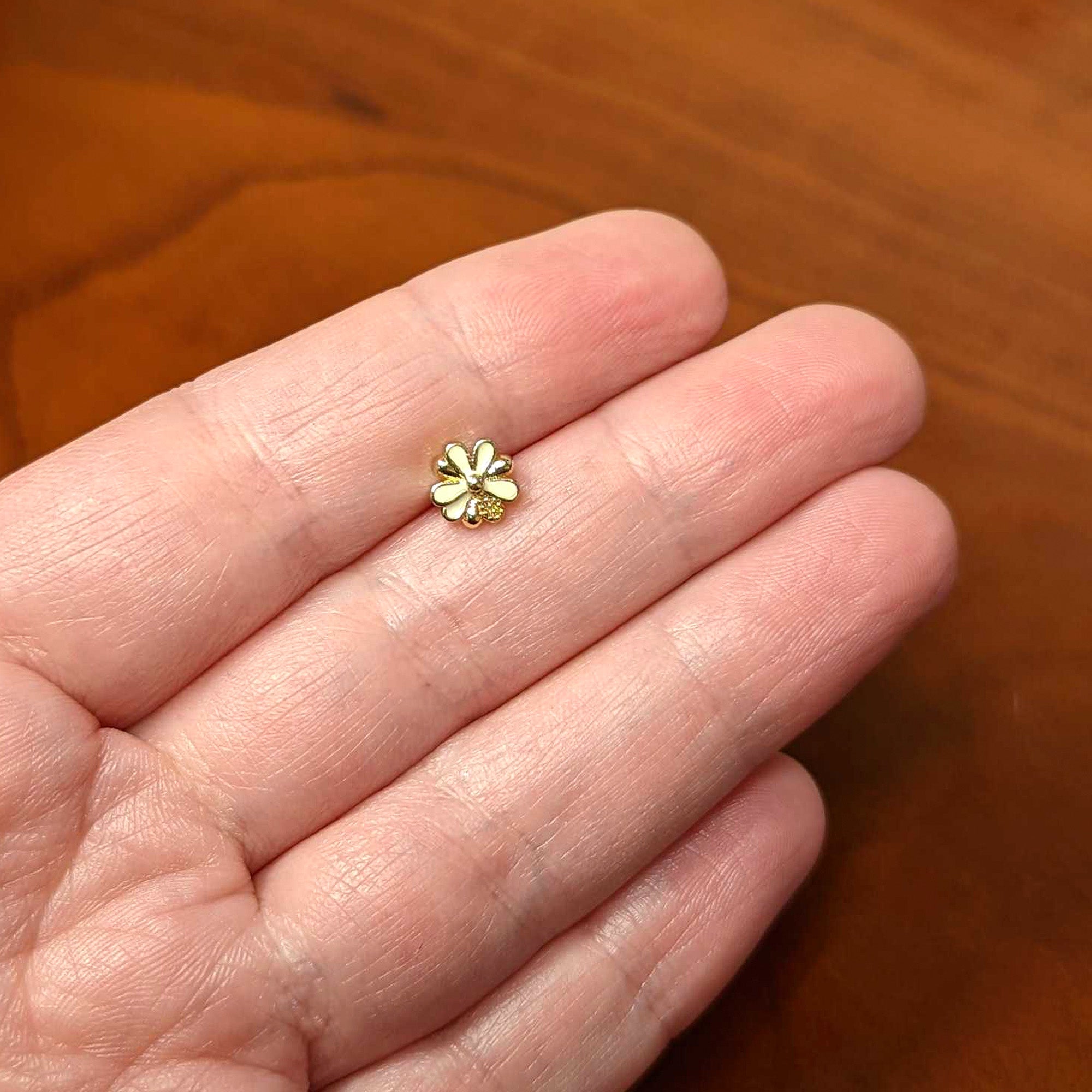 16G 5/16 Gold Hue White Texture Daisy Flower Labret Monroe Tragus