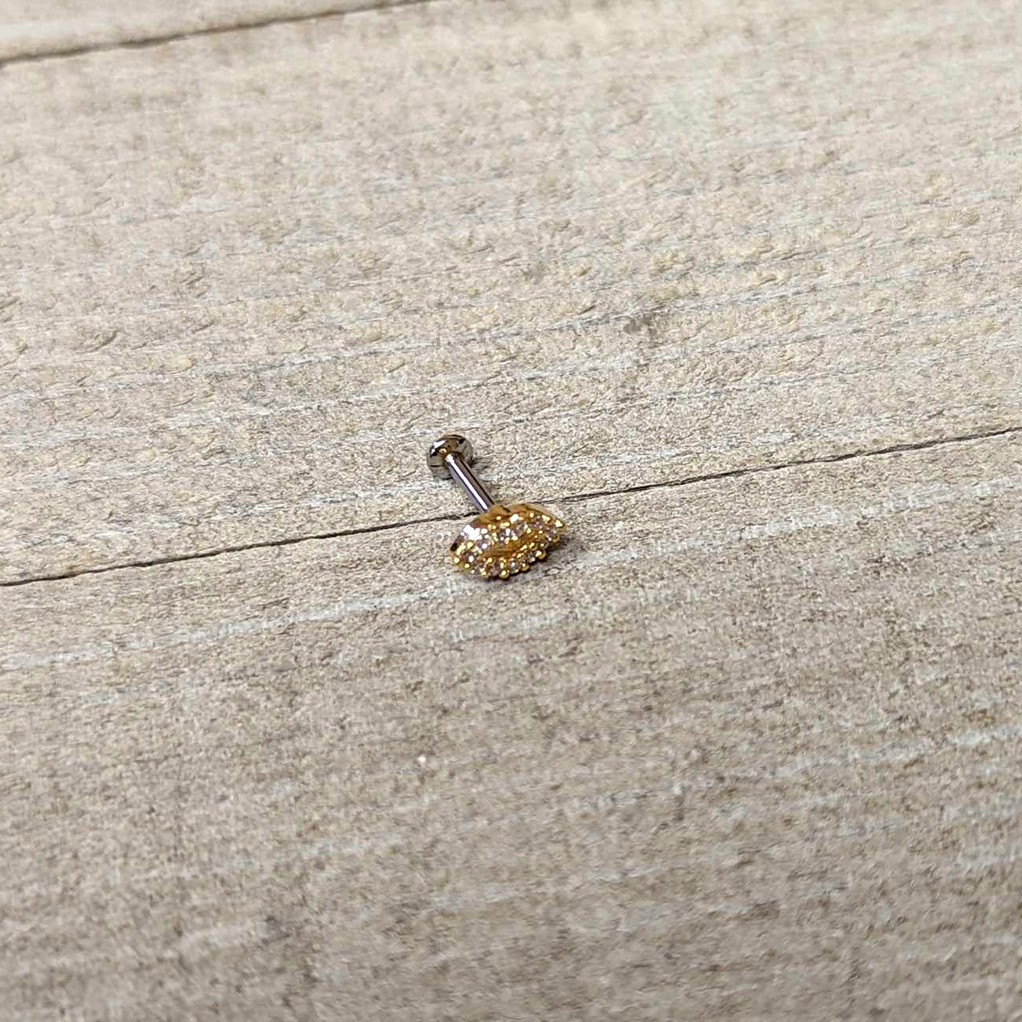 16G 1/4 Clear CZ Gem Kissy Lips Golden Threadless Labret Tragus