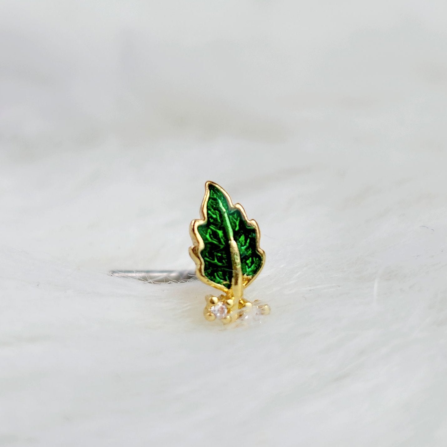 20G 7mm Clear Gem Green Leaf Golden L Shape Nose Ring